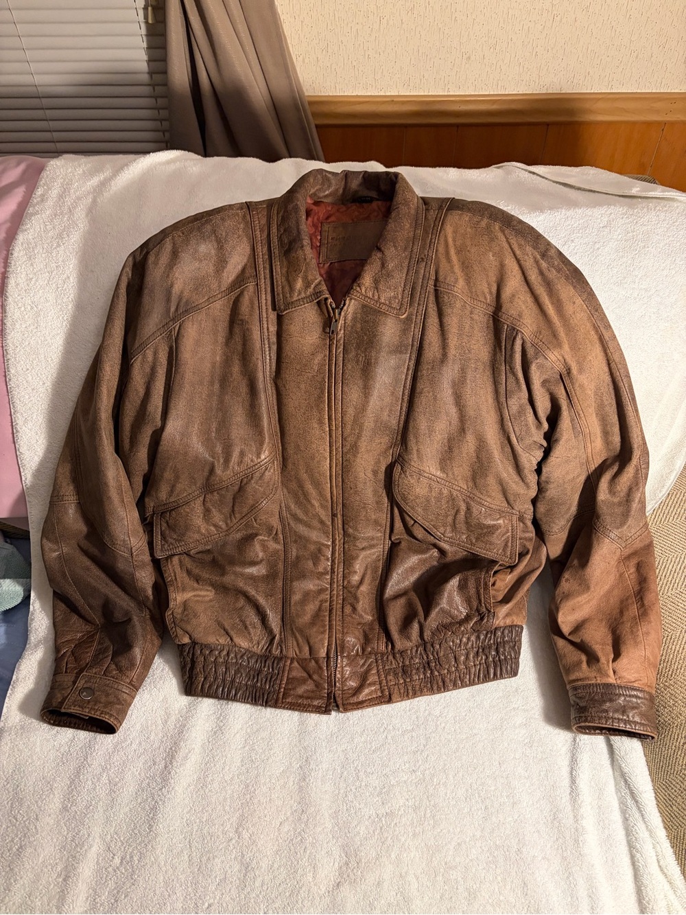 Vintage 80s/90s Expressions International Distressed Brown Leather Bomber Jacket